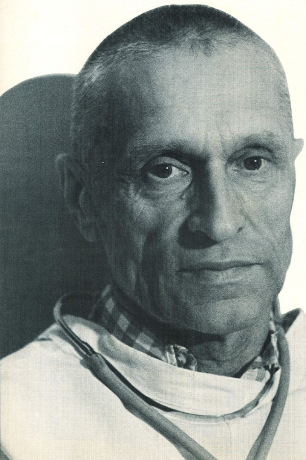 Амосов у науковій лабораторії